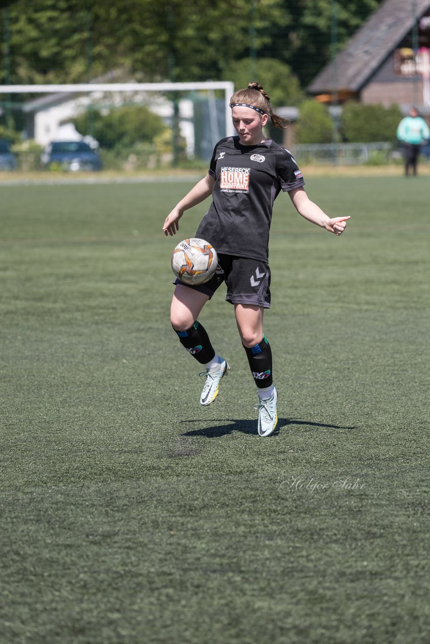 Bild 95 - wBJ SV Henstedt Ulzburg - TuS Rotenhof : Ergebnis: 12:0